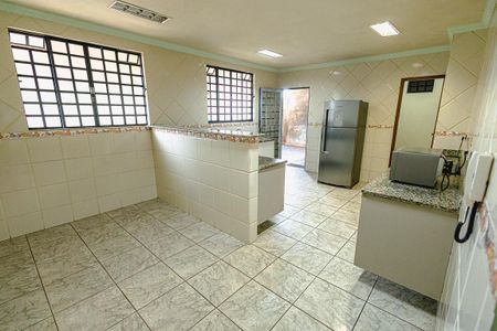 Casa à venda com 250m², 4 quartos e 2 vagasCozinha