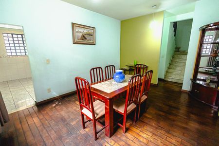 Casa à venda com 250m², 4 quartos e 2 vagasCopa