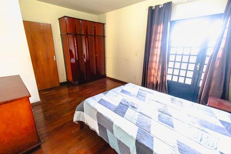 Casa à venda com 250m², 4 quartos e 2 vagasQuarto 4