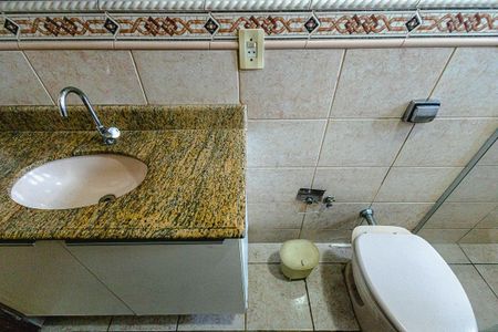 Casa à venda com 250m², 4 quartos e 2 vagasBanheiro