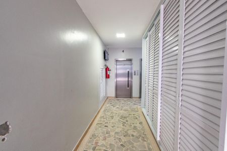 Apartamento à venda com 79m², 2 quartos e sem vagaHall de entrada