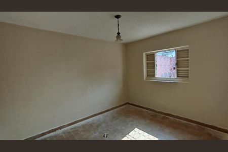 Casa à venda com 116m², 2 quartos e 6 vagasFoto 01