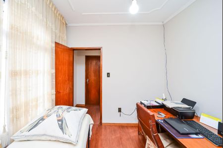 Casa à venda com 270m², 3 quartos e 6 vagas Casa à venda com 270m², 3 quartos e 6 vagasEscritório