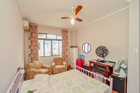 Casa à venda com 270m², 3 quartos e 6 vagas Casa à venda com 270m², 3 quartos e 6 vagasQuarto 2