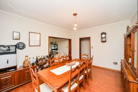 Casa à venda com 270m², 3 quartos e 6 vagas Casa à venda com 270m², 3 quartos e 6 vagasSala de Jantar