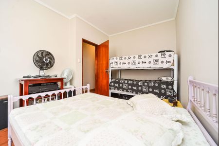 Casa à venda com 270m², 3 quartos e 6 vagas Casa à venda com 270m², 3 quartos e 6 vagasQuarto 2