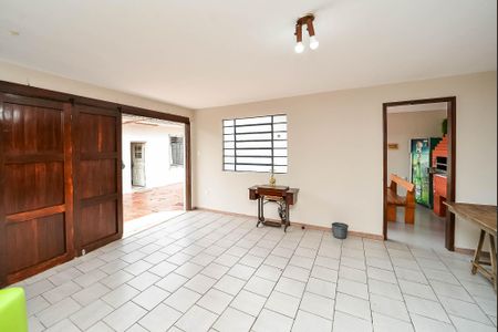 Casa à venda com 270m², 3 quartos e 6 vagas Casa à venda com 270m², 3 quartos e 6 vagasÁrea Comum - Salão de Festas