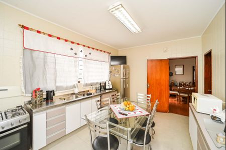 Casa à venda com 270m², 3 quartos e 6 vagas Casa à venda com 270m², 3 quartos e 6 vagasCozinha