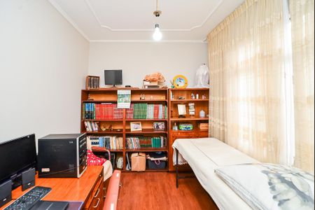 Casa à venda com 270m², 3 quartos e 6 vagas Casa à venda com 270m², 3 quartos e 6 vagasEscritório