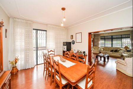 Casa à venda com 270m², 3 quartos e 6 vagas Casa à venda com 270m², 3 quartos e 6 vagasSala de Jantar