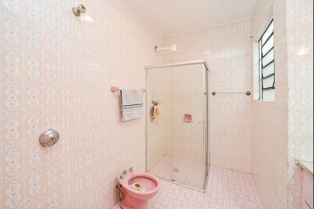 Casa à venda com 270m², 3 quartos e 6 vagas Casa à venda com 270m², 3 quartos e 6 vagasBanheiro da Suíte