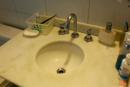 Apartamento à venda com 95m², 2 quartos e 2 vagasBanheiro da Suíte 1