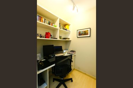 Apartamento à venda com 95m², 2 quartos e 2 vagasEscritório