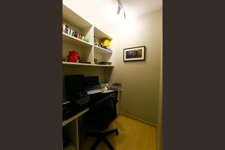 Apartamento à venda com 95m², 2 quartos e 2 vagasEscritório