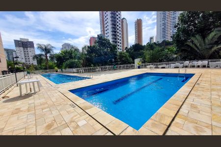 Apartamento à venda com 95m², 2 quartos e 2 vagasÁrea comum - Piscina