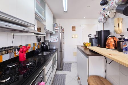 Apartamento à venda com 48m², 2 quartos e 1 vaga Apartamento à venda com 48m², 2 quartos e 1 vagaCozinha