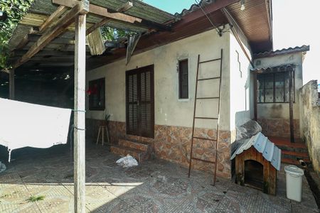 Casa à venda com 200m², 3 quartos e 2 vagasCasa fundos