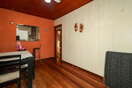 Casa à venda com 200m², 3 quartos e 2 vagasSala