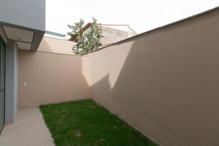 Casa à venda com 140m², 3 quartos e 4 vagas Casa à venda com 140m², 3 quartos e 4 vagasÁrea Externa