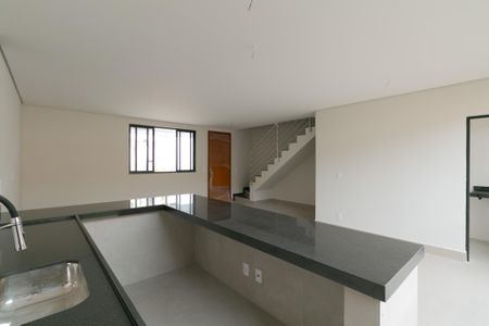 Casa à venda com 140m², 3 quartos e 4 vagas Casa à venda com 140m², 3 quartos e 4 vagasSala/Cozinha