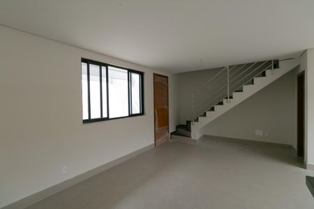 Casa à venda com 140m², 3 quartos e 4 vagas Casa à venda com 140m², 3 quartos e 4 vagasSala/Cozinha