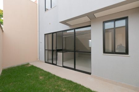 Casa à venda com 140m², 3 quartos e 4 vagas Casa à venda com 140m², 3 quartos e 4 vagasÁrea Externa
