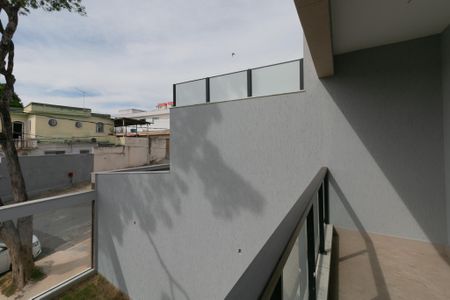 Casa à venda com 184m², 3 quartos e 2 vagasVaranda Quarto 1