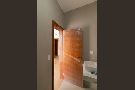 Casa à venda com 184m², 3 quartos e 2 vagasBanheiro Social