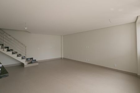 Casa à venda com 184m², 3 quartos e 2 vagasSala/Cozinha 