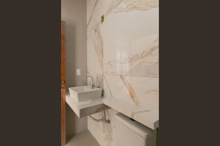 Casa à venda com 184m², 3 quartos e 2 vagasBanheiro Social