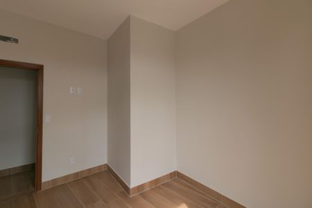 Casa à venda com 184m², 3 quartos e 2 vagasQuarto 2