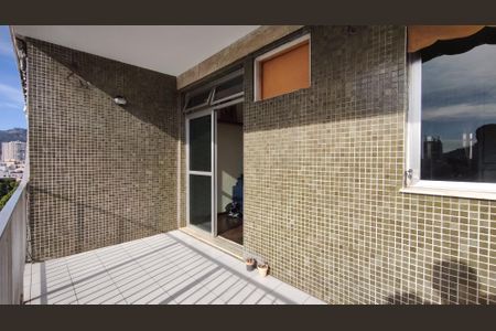 Apartamento à venda com 87m², 2 quartos e 2 vagasVaranda da Sala