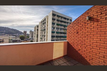 Apartamento à venda com 87m², 2 quartos e 2 vagasTerraço