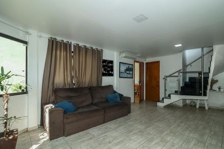 Casa à venda com 130m², 3 quartos e 3 vagasSala