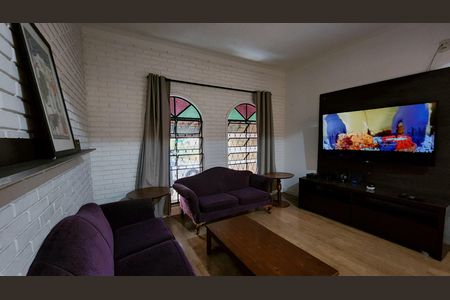 Casa para alugar com 270m², 6 quartos e 2 vagas Casa para alugar com 270m², 6 quartos e 2 vagasSala