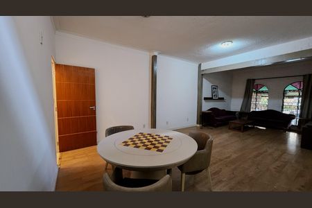 Casa para alugar com 270m², 6 quartos e 2 vagas Casa para alugar com 270m², 6 quartos e 2 vagasSala