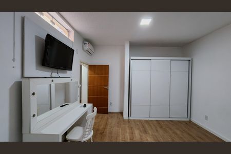 Casa para alugar com 270m², 6 quartos e 2 vagas Casa para alugar com 270m², 6 quartos e 2 vagasQuarto 1