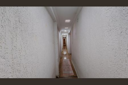 Casa para alugar com 270m², 6 quartos e 2 vagas Casa para alugar com 270m², 6 quartos e 2 vagasCorredor primeiro piso