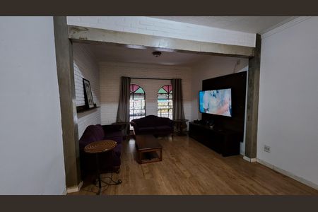 Casa para alugar com 270m², 6 quartos e 2 vagas Casa para alugar com 270m², 6 quartos e 2 vagasSala