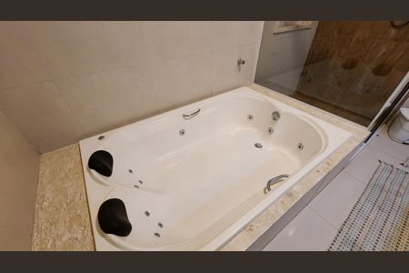 Casa para alugar com 270m², 6 quartos e 2 vagas Casa para alugar com 270m², 6 quartos e 2 vagasBanheiro do Quarto 3