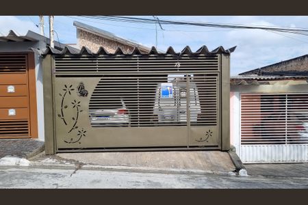 Casa à venda com 125m², 2 quartos e 2 vagas Casa à venda com 125m², 2 quartos e 2 vagasFachada