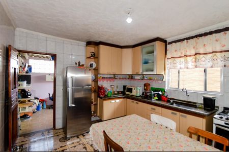 Casa à venda com 125m², 2 quartos e 2 vagas Casa à venda com 125m², 2 quartos e 2 vagasCozinha