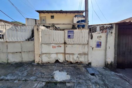 Casa à venda com 80m², 2 quartos e 1 vaga Casa à venda com 80m², 2 quartos e 1 vagaFachada