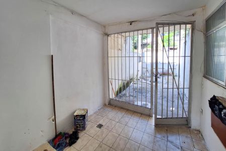 Casa à venda com 80m², 2 quartos e 1 vaga Casa à venda com 80m², 2 quartos e 1 vagaQuintal