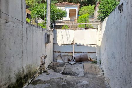 Casa à venda com 80m², 2 quartos e 1 vaga Casa à venda com 80m², 2 quartos e 1 vagaQuintal