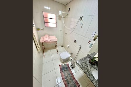 Casa à venda com 280m², 5 quartos e 2 vagasBanheiro Social 2