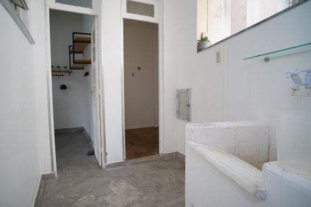 Apartamento à venda com 216m², 2 quartos e sem vaga Apartamento à venda com 216m², 2 quartos e sem vagaÁrea de Serviço