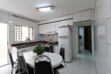 Casa à venda com 140m², 4 quartos e 2 vagasCozinha