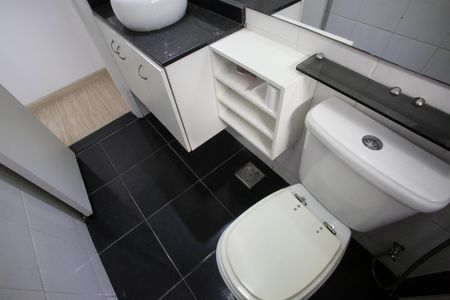 Apartamento à venda com 55m², 2 quartos e 1 vaga Apartamento à venda com 55m², 2 quartos e 1 vagaBanheiro