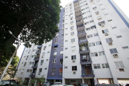 Apartamento à venda com 55m², 2 quartos e 1 vaga Apartamento à venda com 55m², 2 quartos e 1 vagaFachada